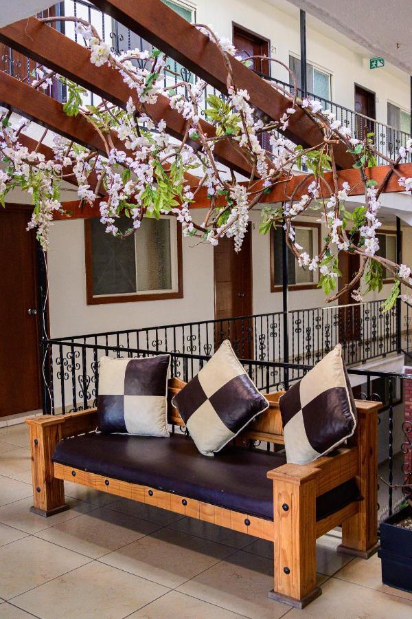 Hotel Acuario En Ocotlan Exterior photo