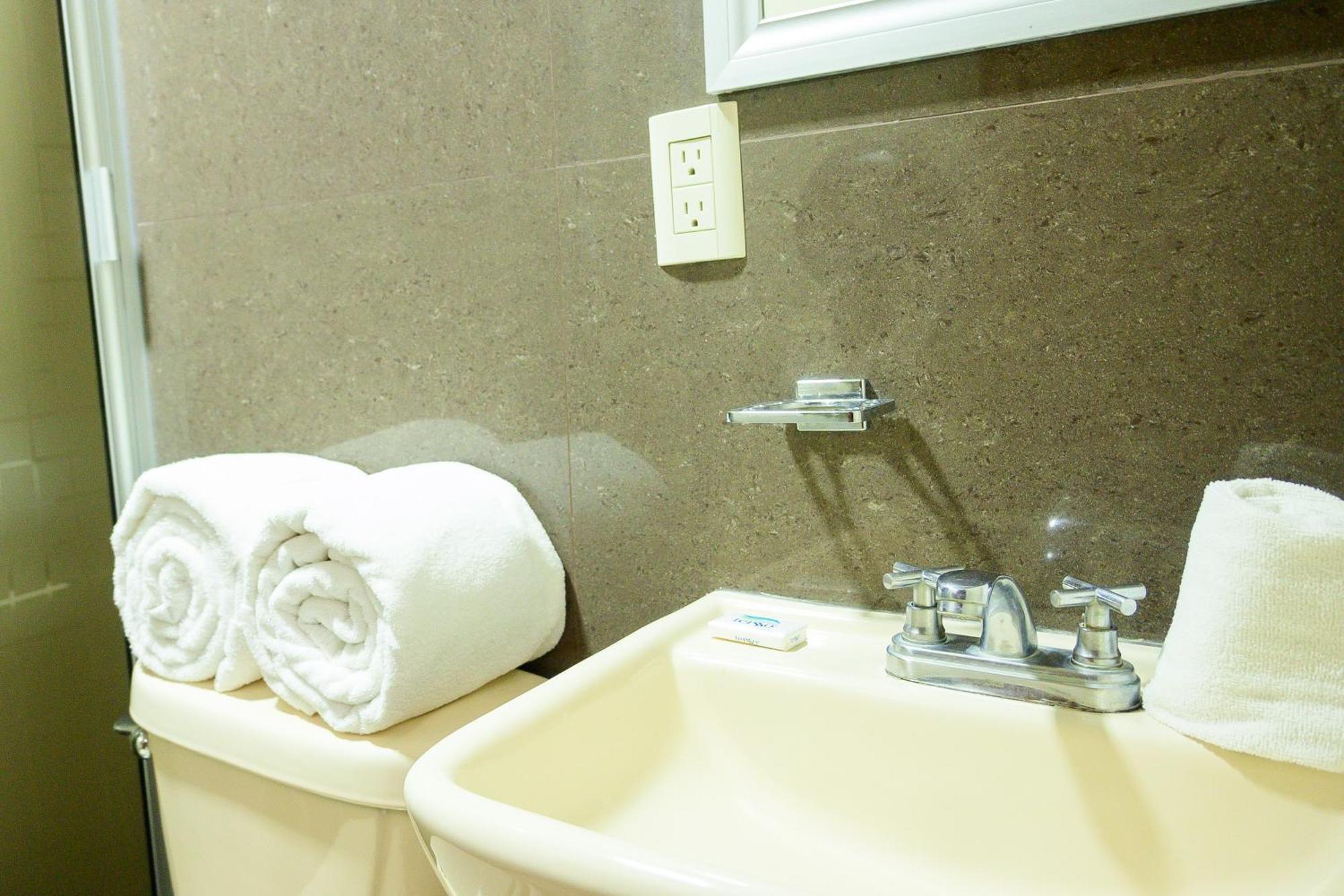 Hotel Acuario En Ocotlan Exterior photo